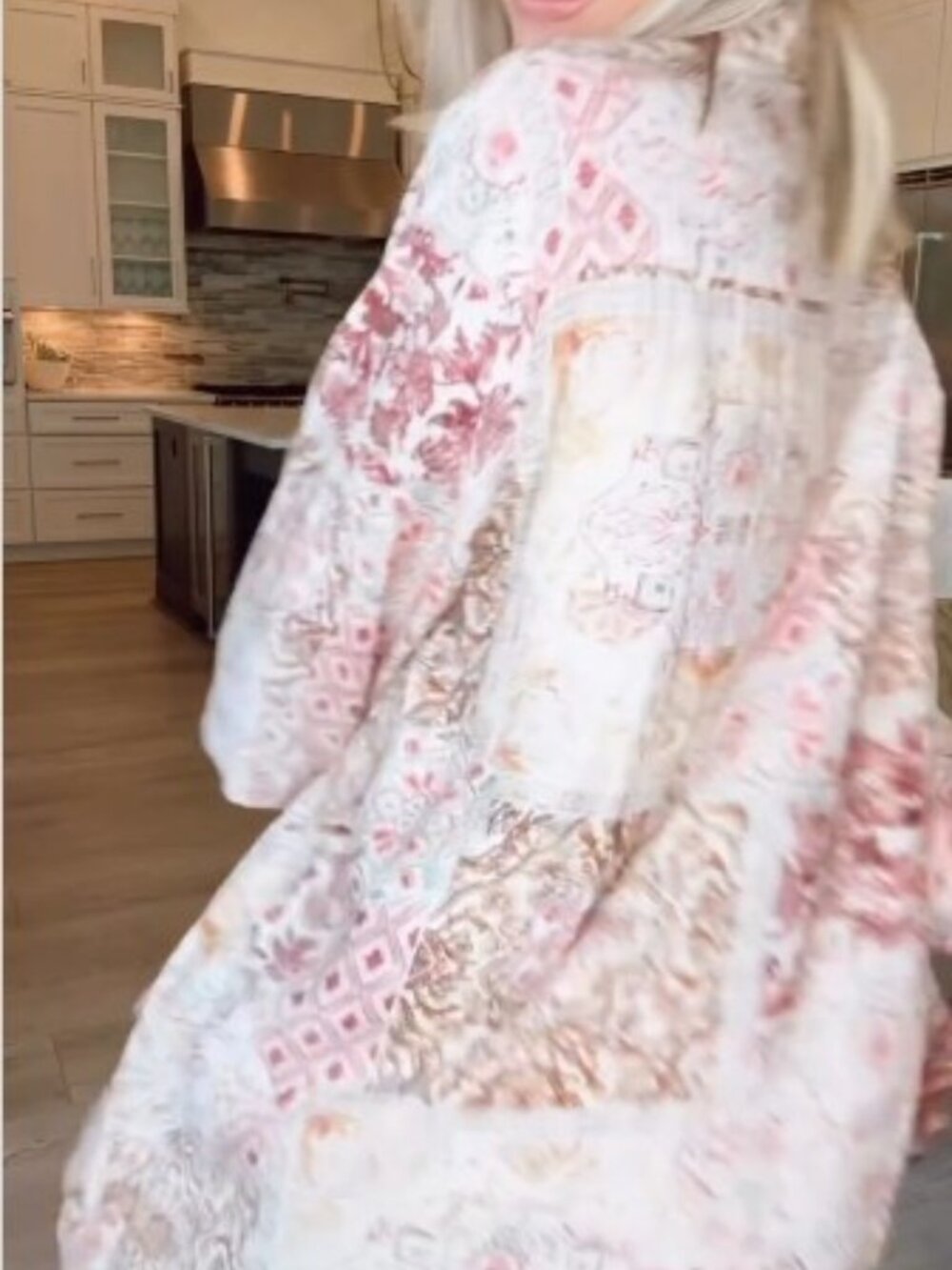 POL The Khloe Tunic In Ivory - Picture 14 of 14